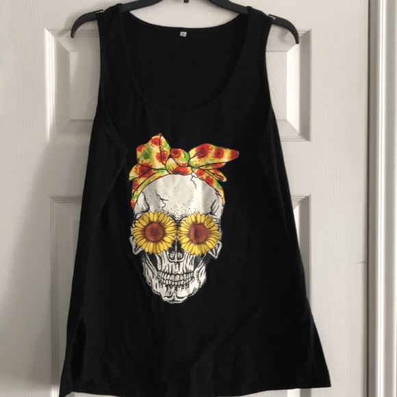 Black t-shirt tank top. Size x-large - Picture 2 of 3
